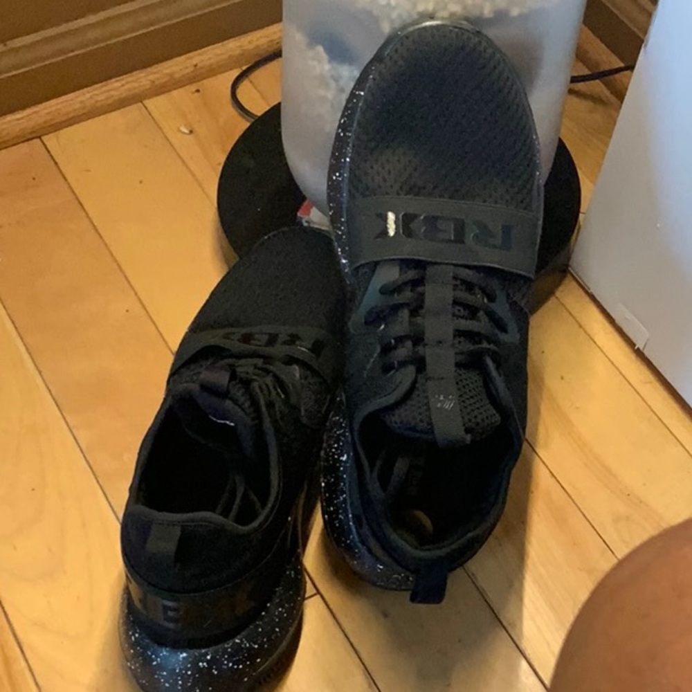 Men black sneakers